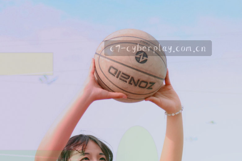 C罗起脚射门弧线